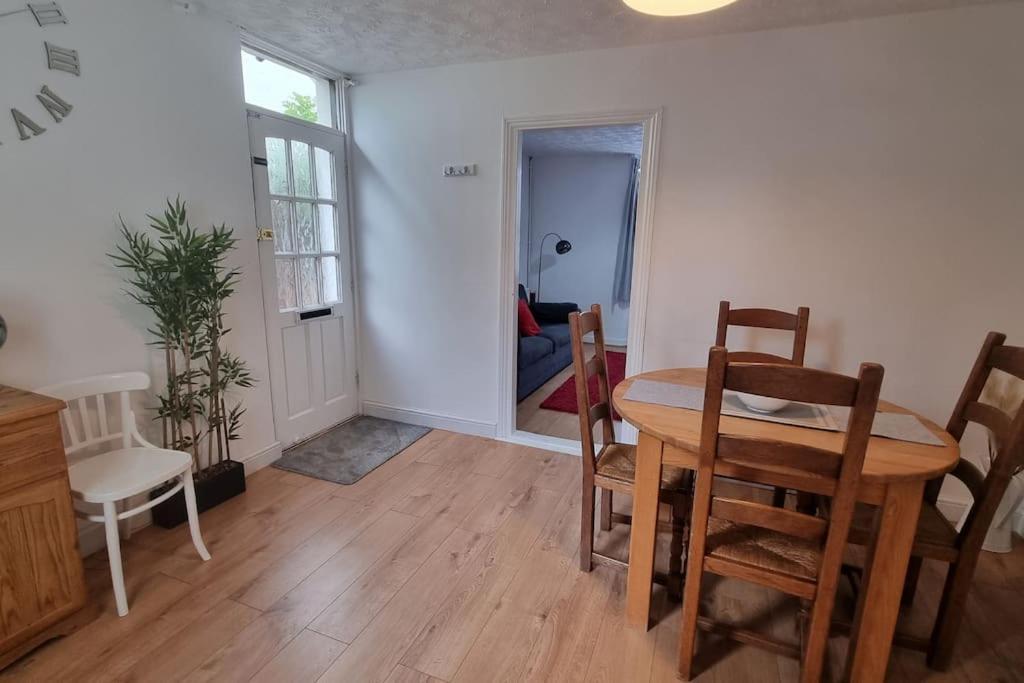 Entire House With Garden & Parking Nr Ashford Int Βίλα Εξωτερικό φωτογραφία